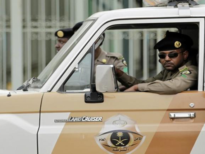 بالفيديو: الأمن السعودي يداهم ملهى ليليًا في الرياض!